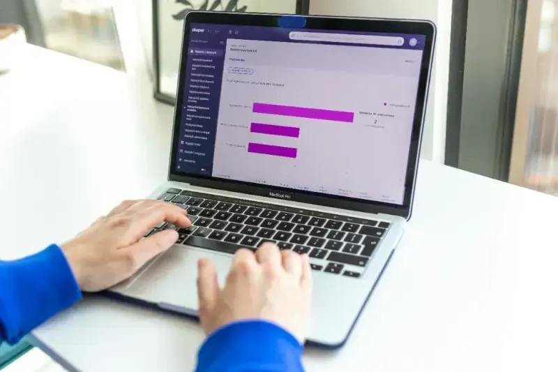 Optymalizacja feedu produktowego w Google Merchant Center: klucz do sukcesu kampanii